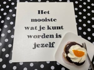 Tekstbord maken creatieve workshop handletteren op hout